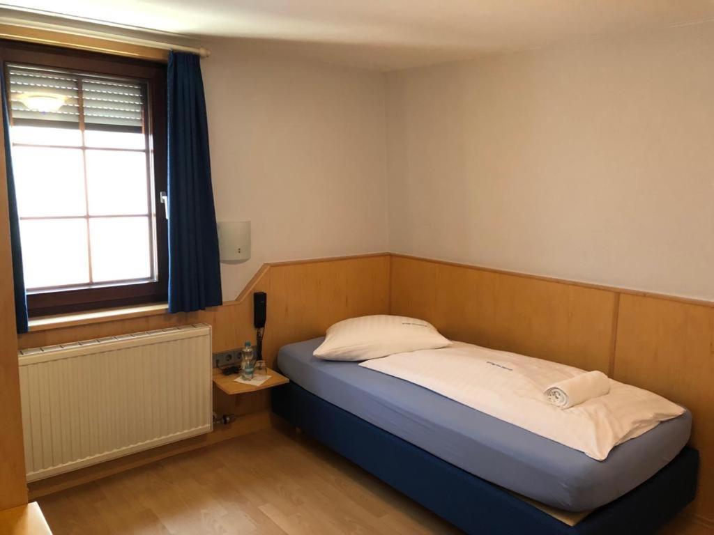 Gasthof Zum Hirsch Sachsenheim Kültér fotó